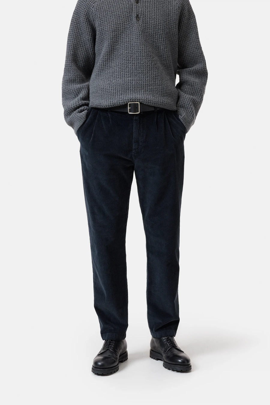 CLOSED Cordhose BERGEN Tapered