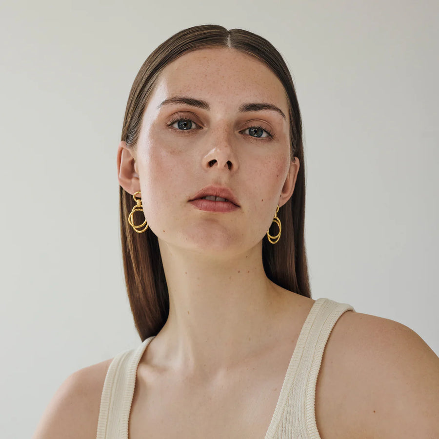 Enamel Copenhagen Ohrringe CARINA 18k Gold Plated Recycled Silver